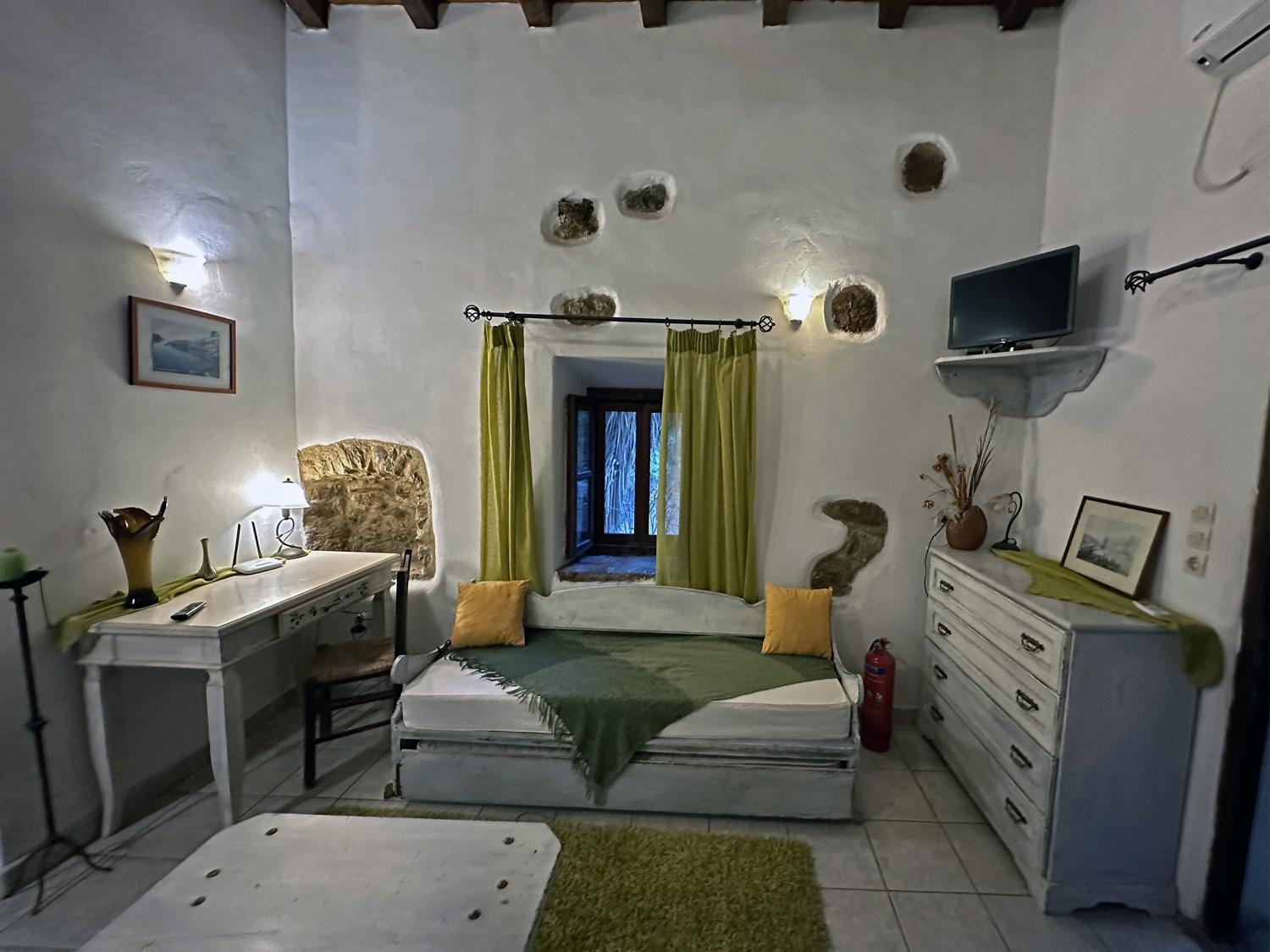 Porfyrousa Traditional Hotel Milopotamos  Extérieur photo