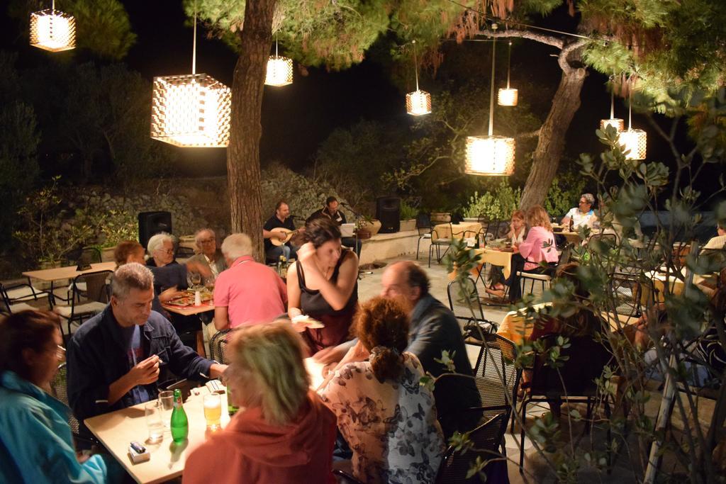 Porfyrousa Traditional Hotel Milopotamos  Extérieur photo