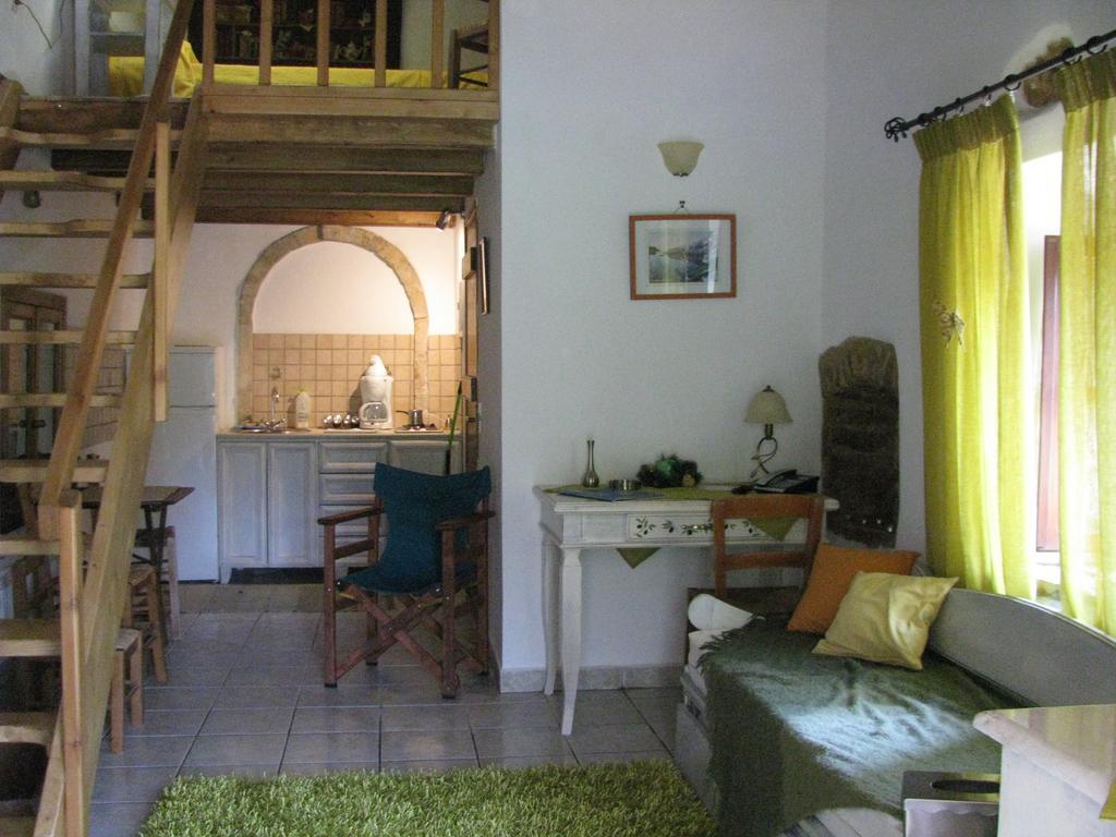 Porfyrousa Traditional Hotel Milopotamos  Extérieur photo