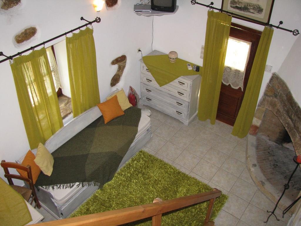 Porfyrousa Traditional Hotel Milopotamos  Extérieur photo